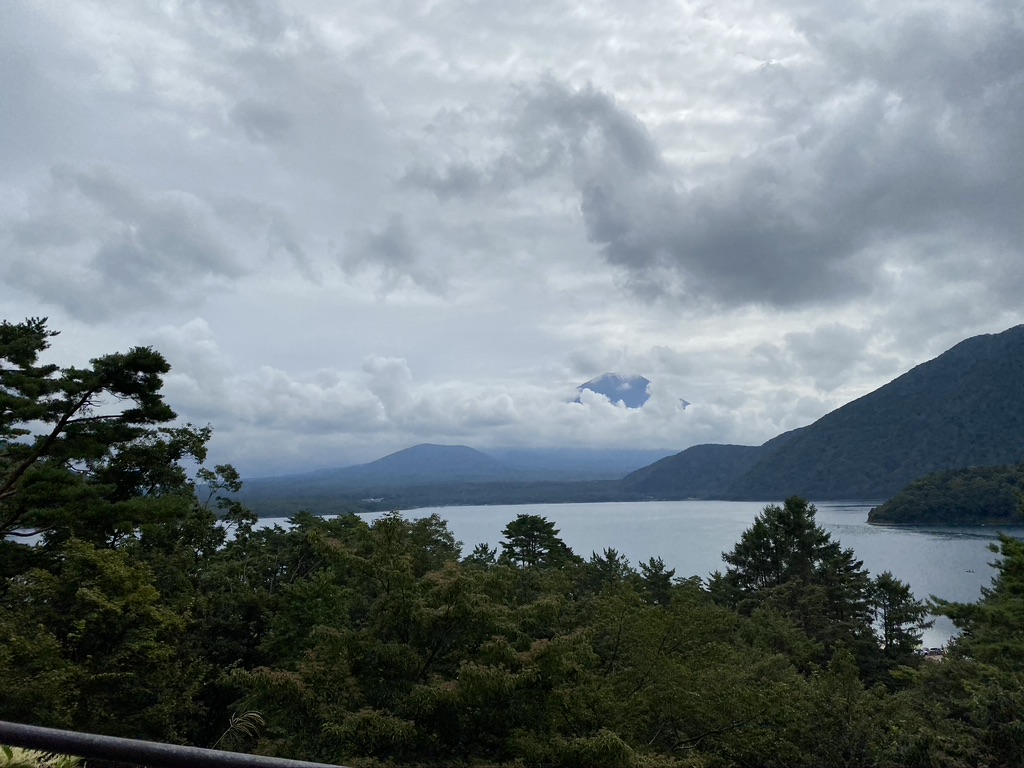 Lake Motosu seen from the administration building parking lot