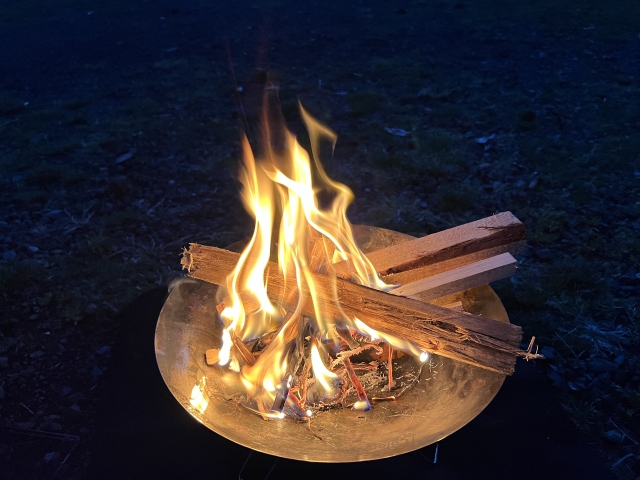 Bonfire stand