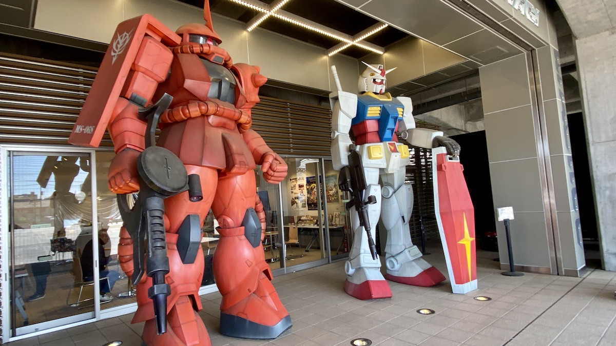 RX78-2 ガンダムと PS-08S シャア専用ザク