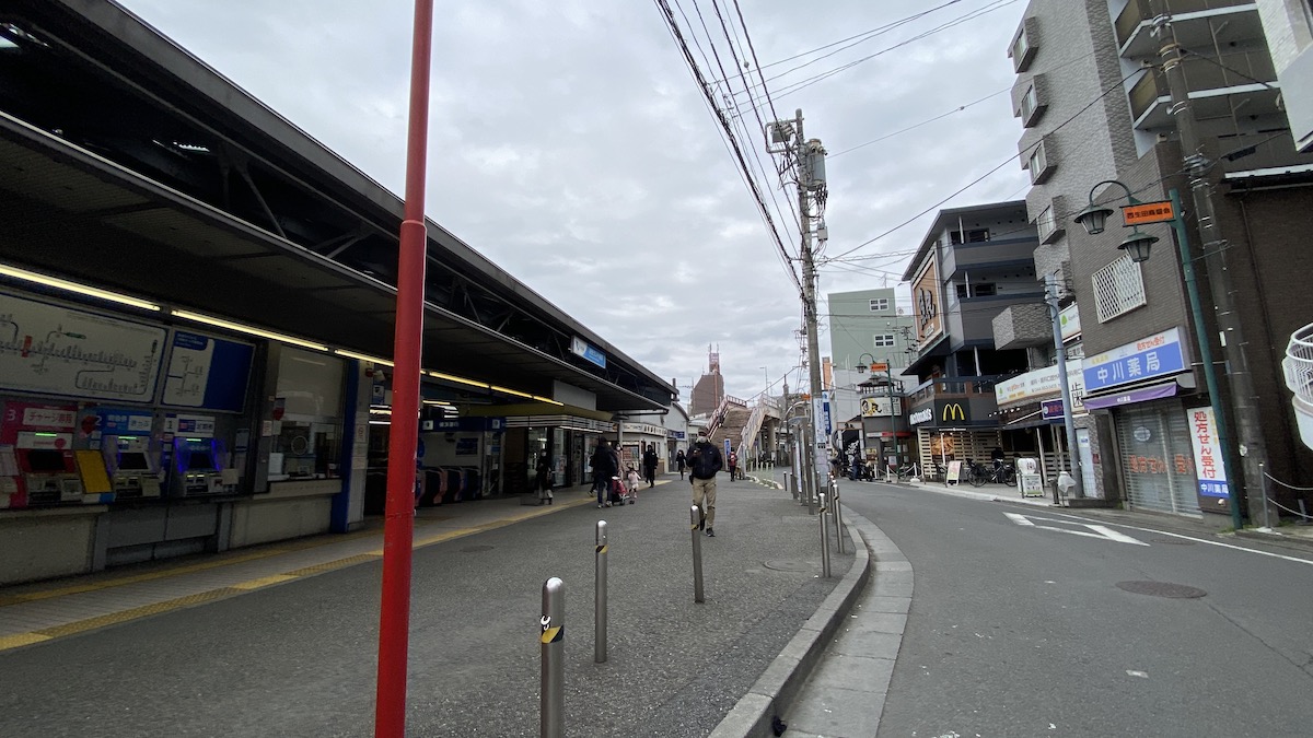 駅前の様子