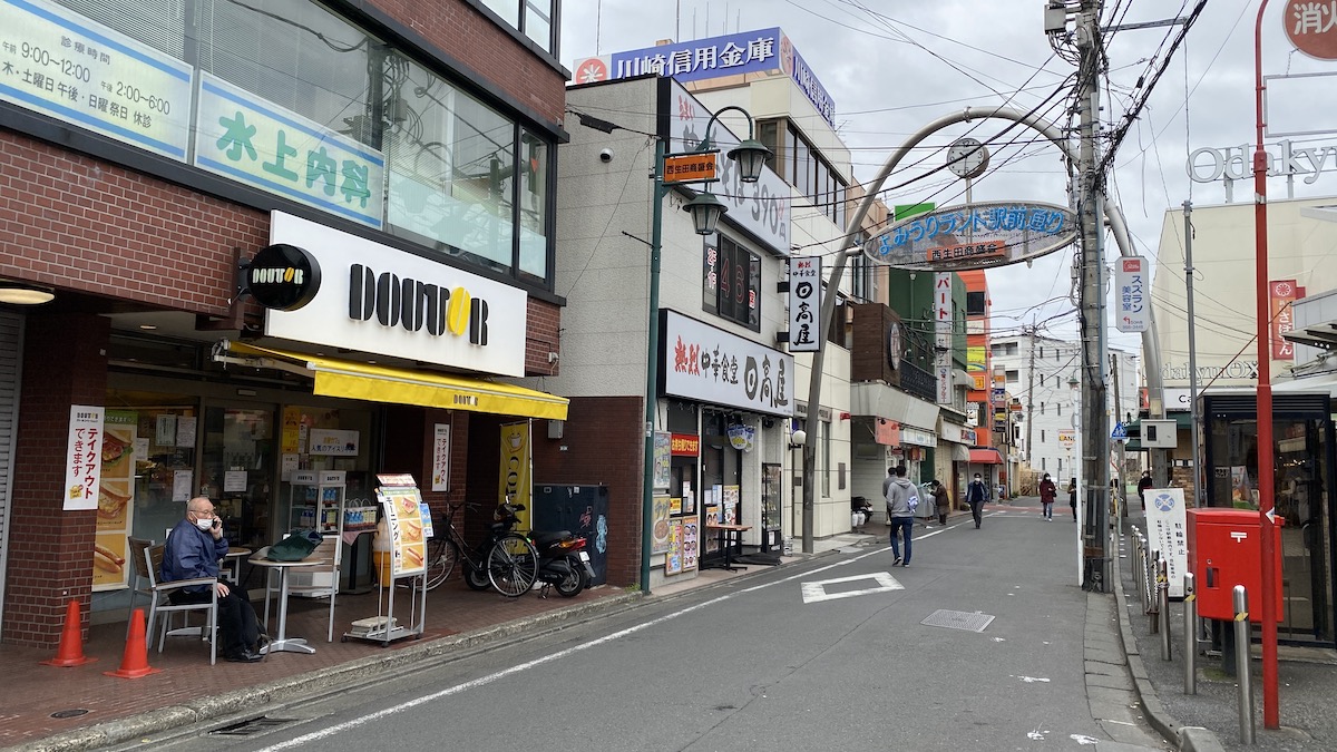駅前の様子