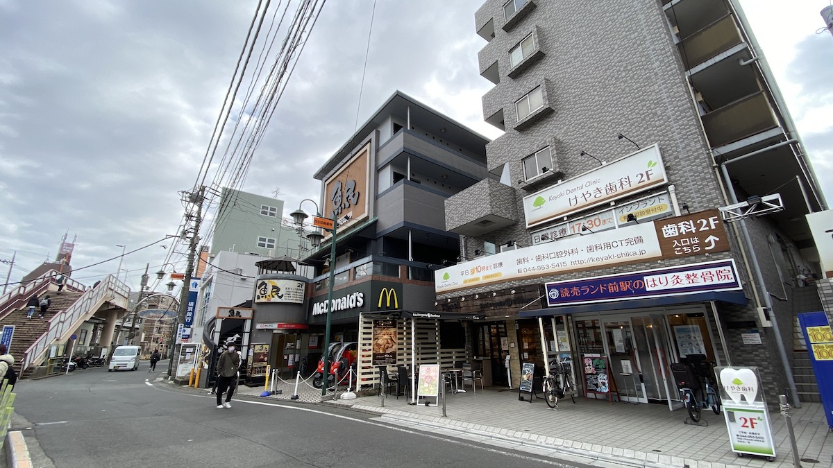 駅前の様子