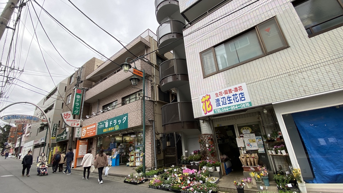 駅前の様子