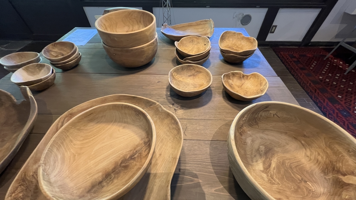 Display & sale