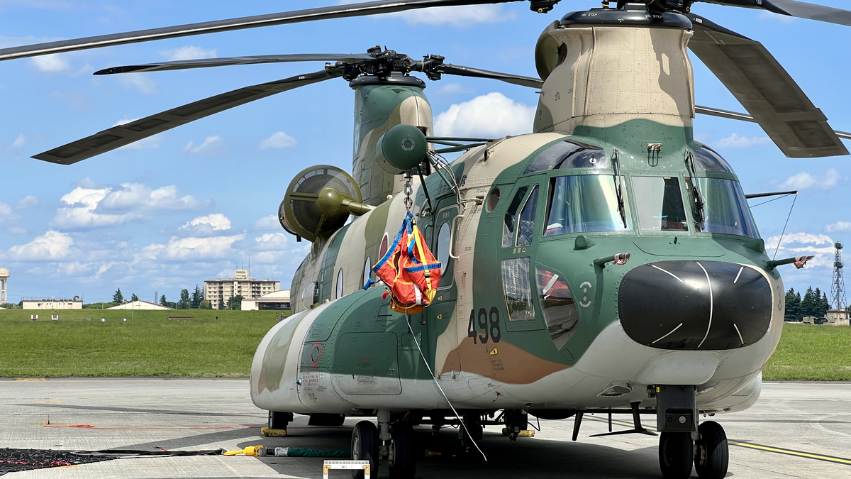 CH-47J CHINOOK