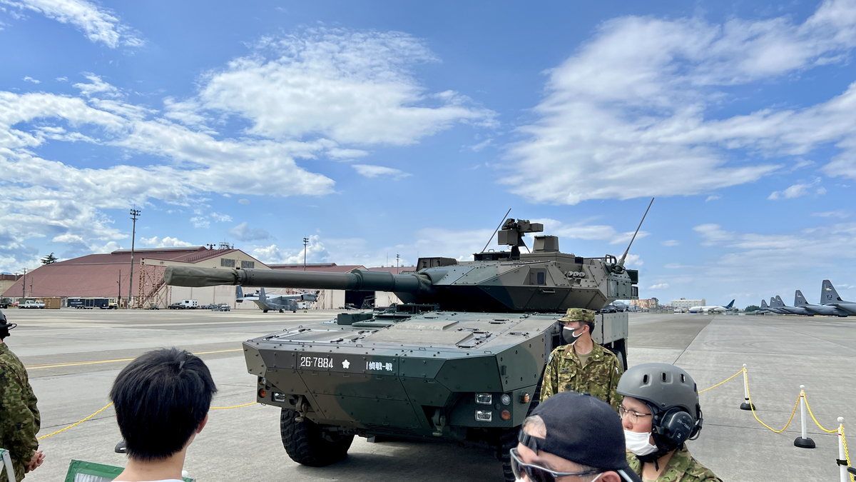 16 式機動戦闘車