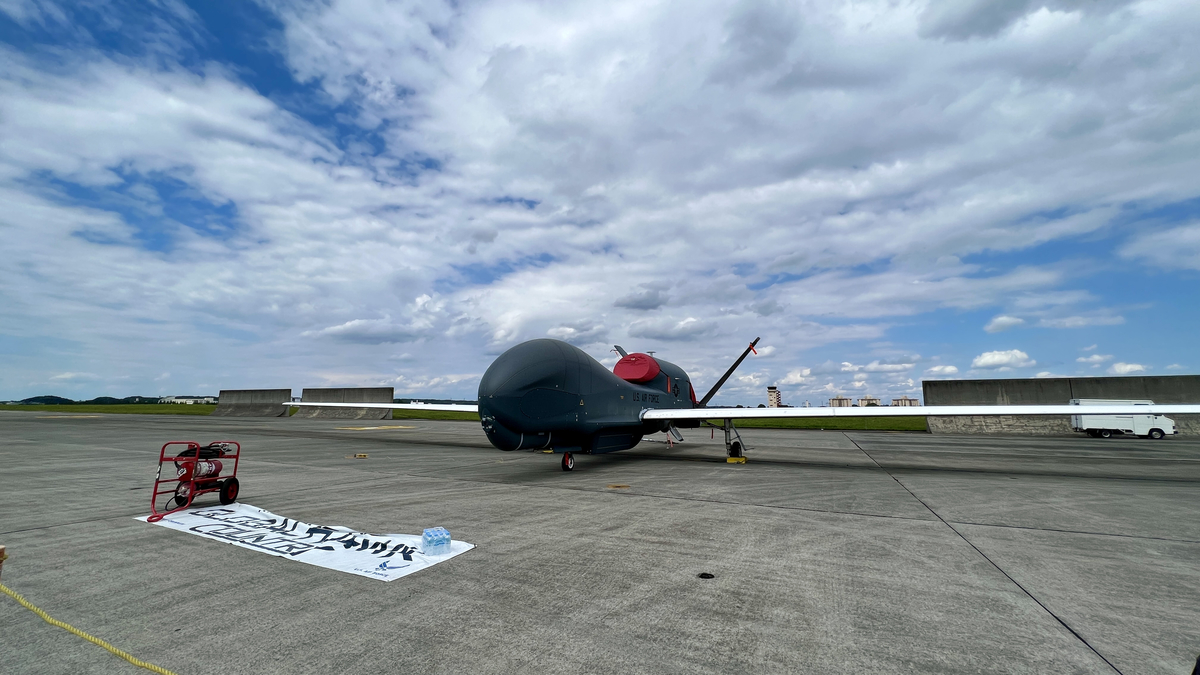 RQ-4 GLOBAL HAWK