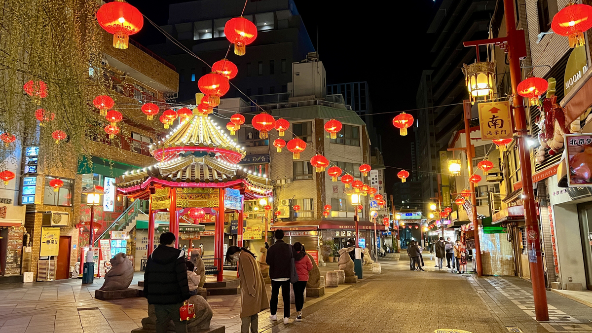 Nankinmachi Square at night