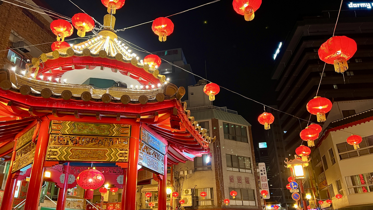 Nankinmachi Square at night