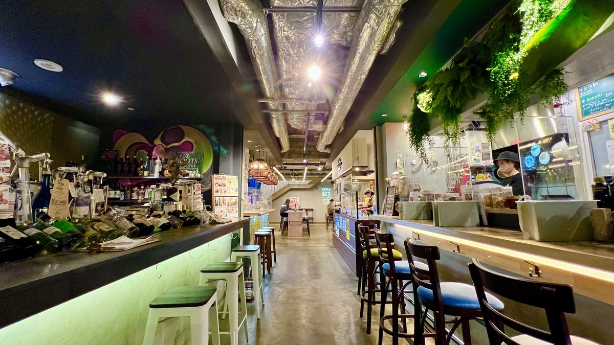 飲食店エリアの様子