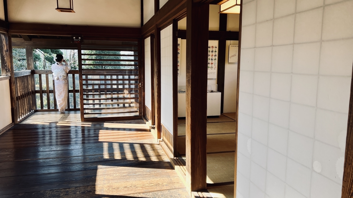 静かな中庭