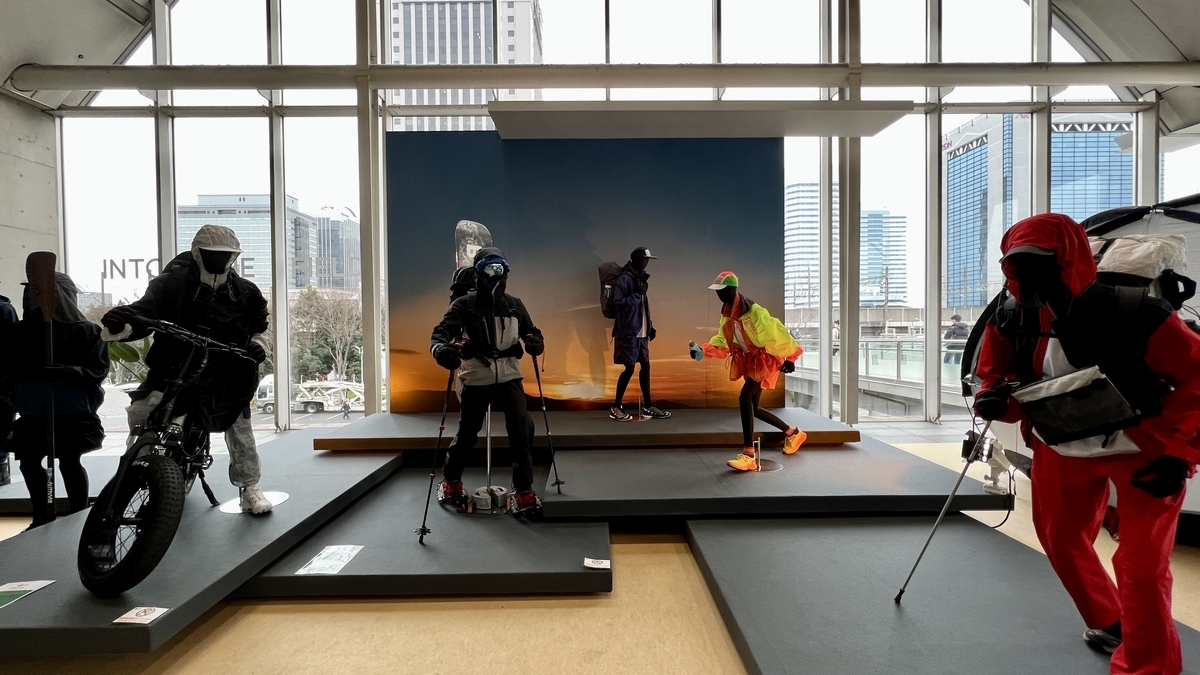 THE NORTH FACE apparel display