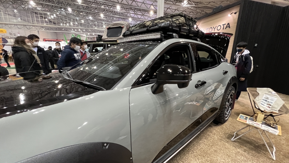 Off-road Toyota Crown (side)