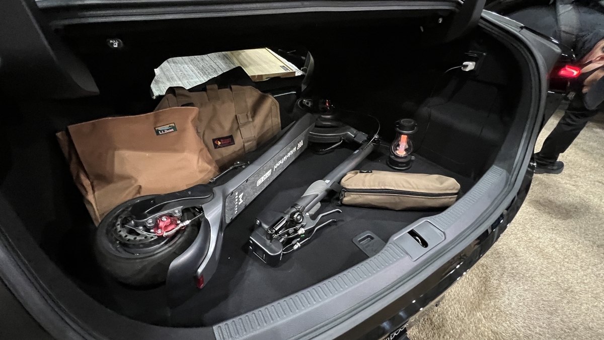 Off-road Toyota Crown (trunk)