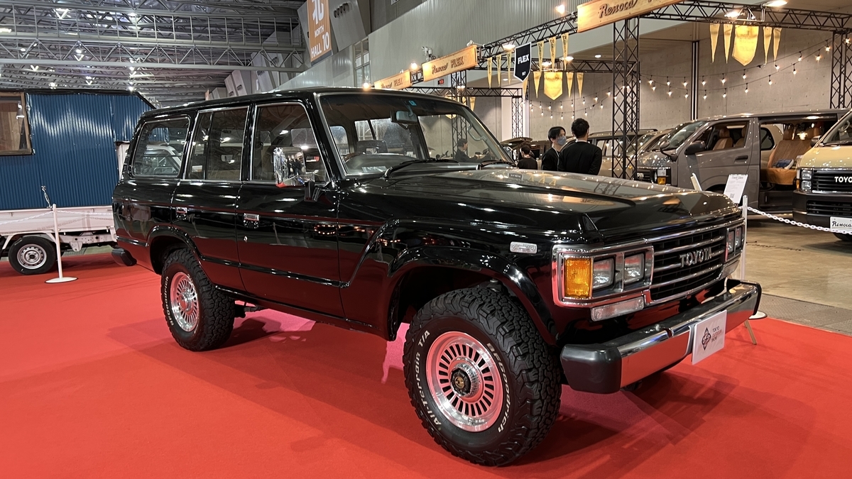 Toyota Land Cruiser 60 (full view)