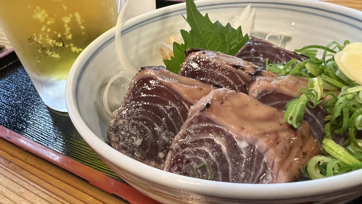 가다랑어 다타키와 맥주