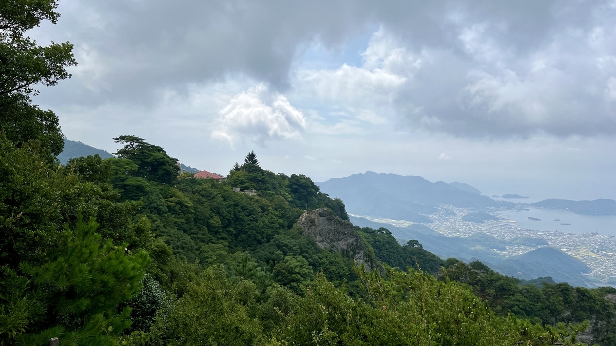 从鹰取观景台看到的第二观景台方向景色