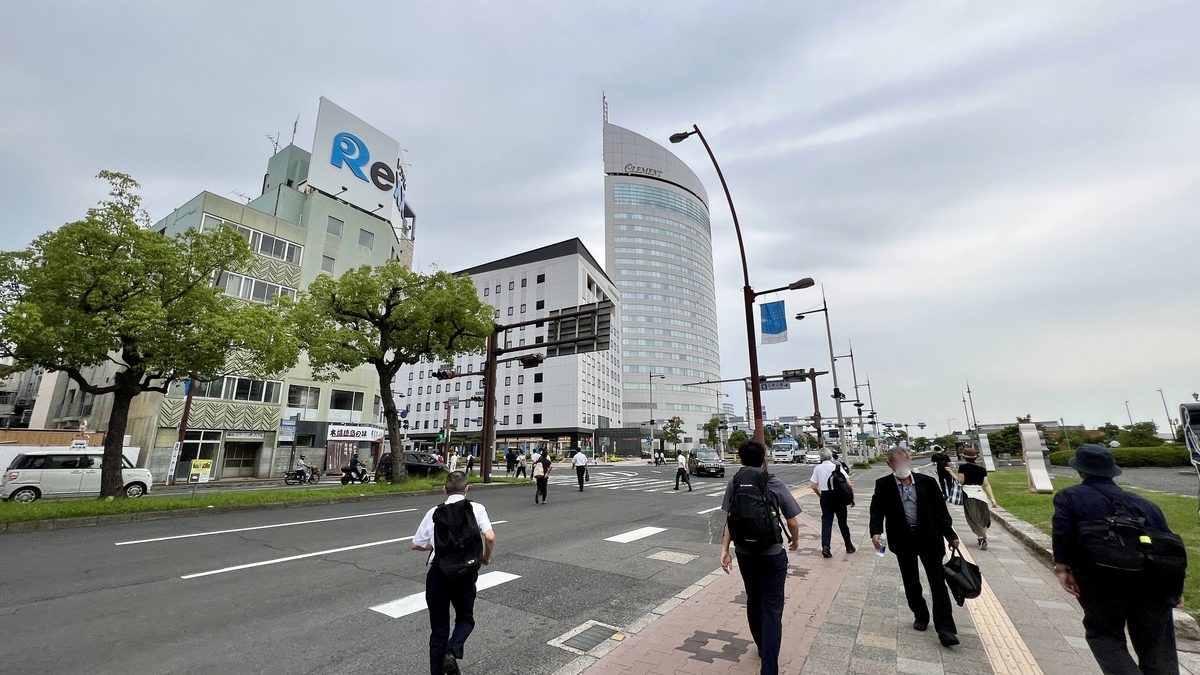 Pedestrian path from Takamatsu-Chikkō Station to Takamatsu Port.