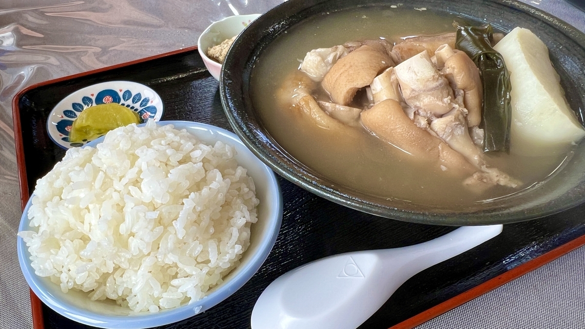 Tebichi stew set meal with rice and soup, a hearty portion at Yoshimi Shokudo