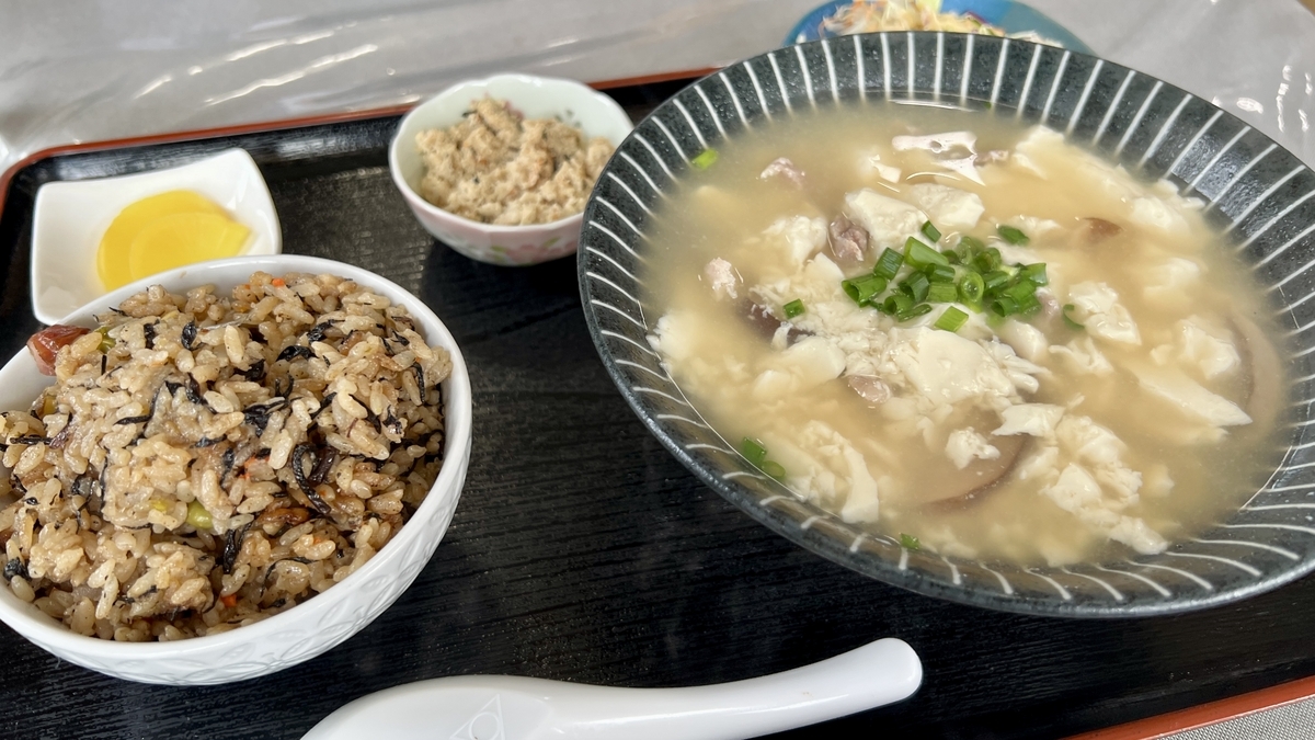 Full yushi tofu jushi set meal with soup and seasoned rice