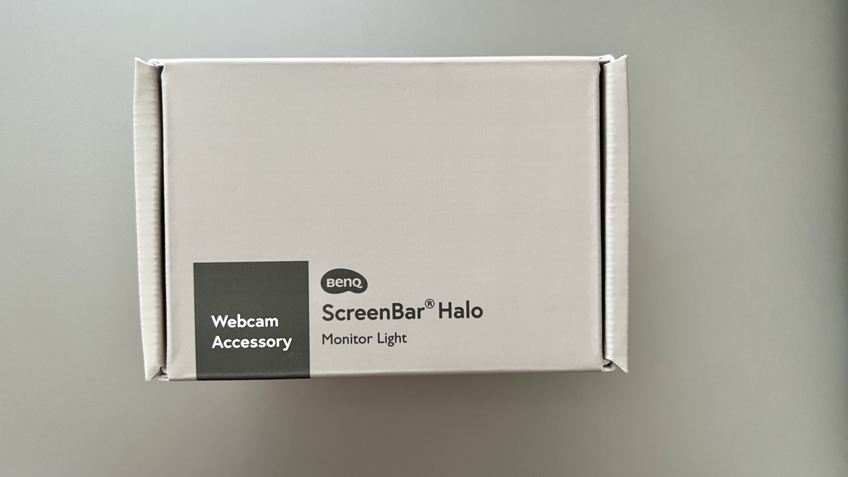 ScreenBar Haloウェブカメラアクセサリーの外箱が届いた様子