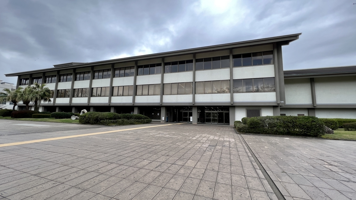 Exterior view of the Kagoshima Prefectural Library built on the Second Bailey site