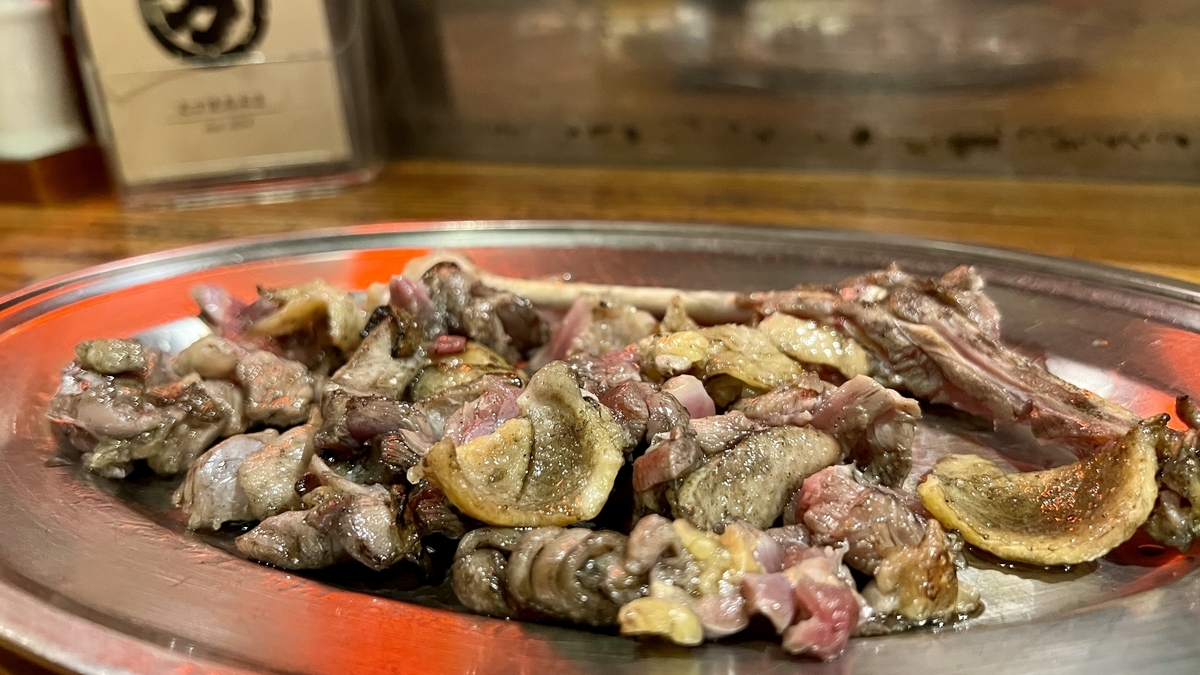 炭火烤制的宫崎地鸡烤鸡腿