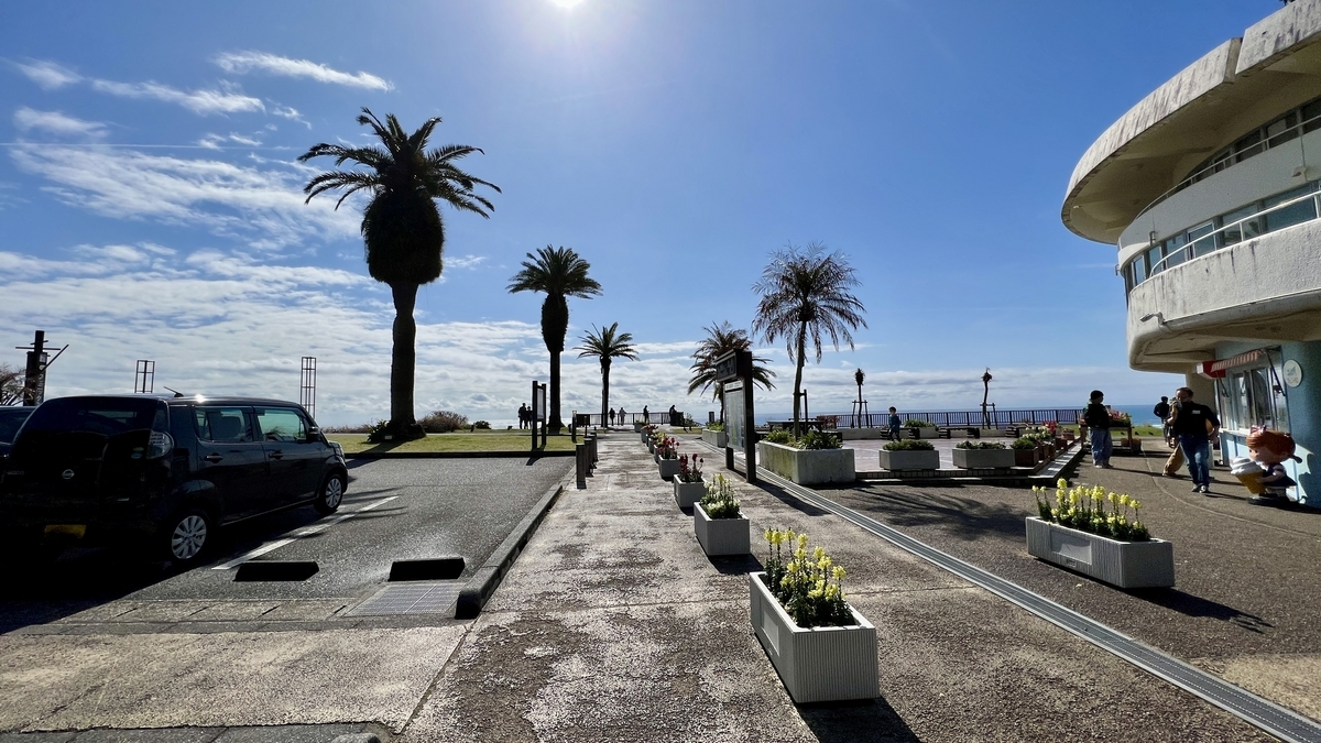 高台から眺める日南海岸の曲線が美しい海岸線の眺望