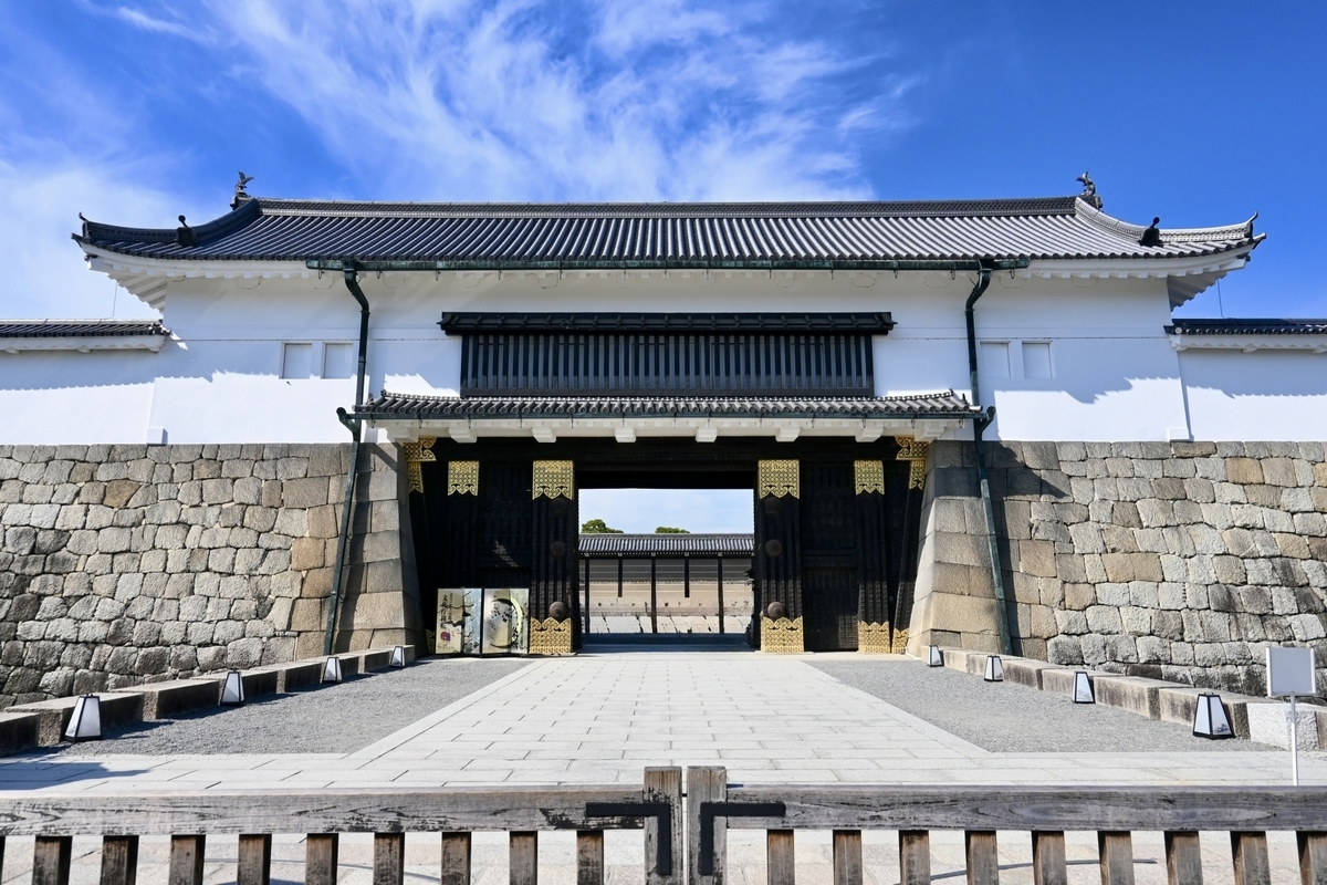 ประตูฮิงาชิโอเตะมง ที่ปราสาทนิโจ