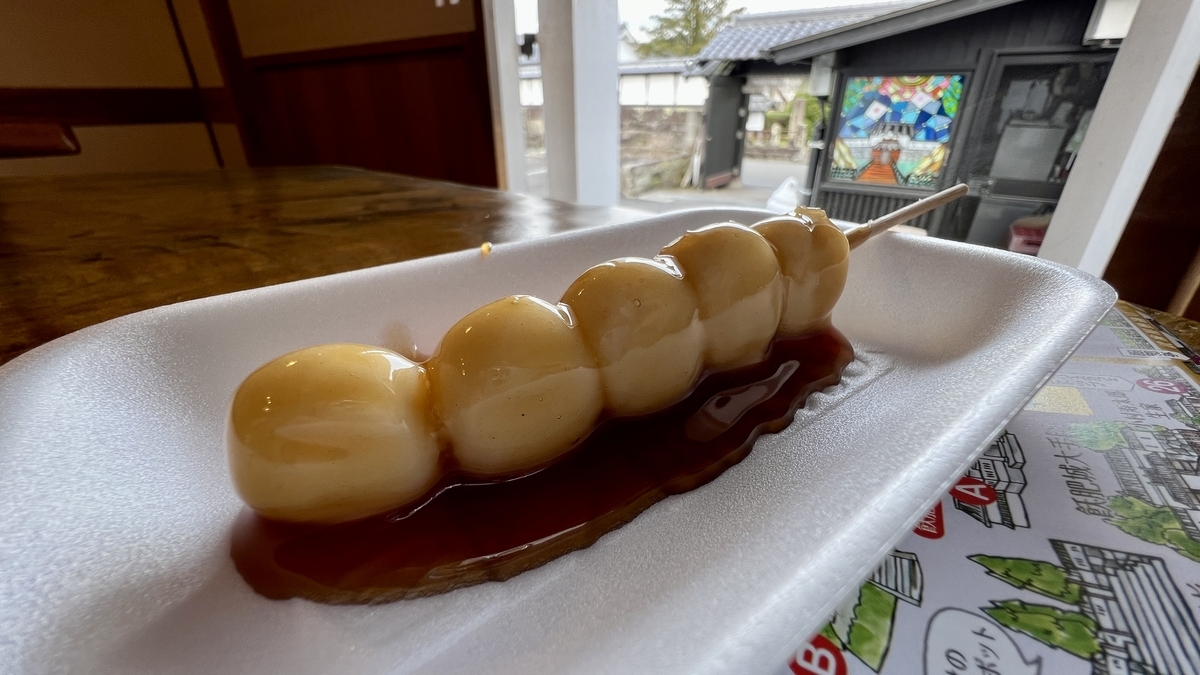 摆放在仓库中的御手洗团子景象