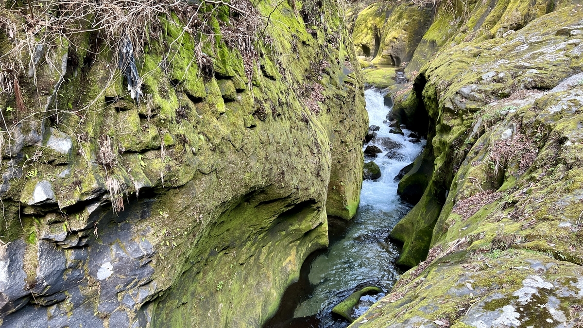Takachiho Gorge Walking Trail - stone steps