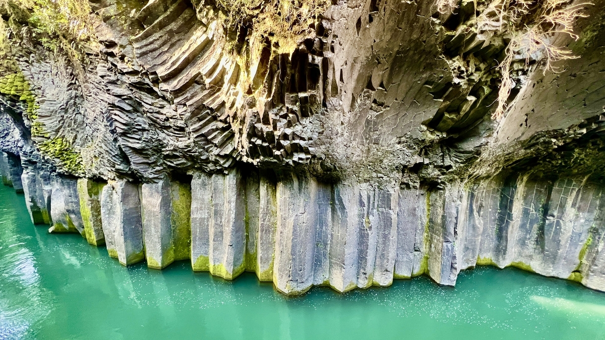 Columnar joints up close