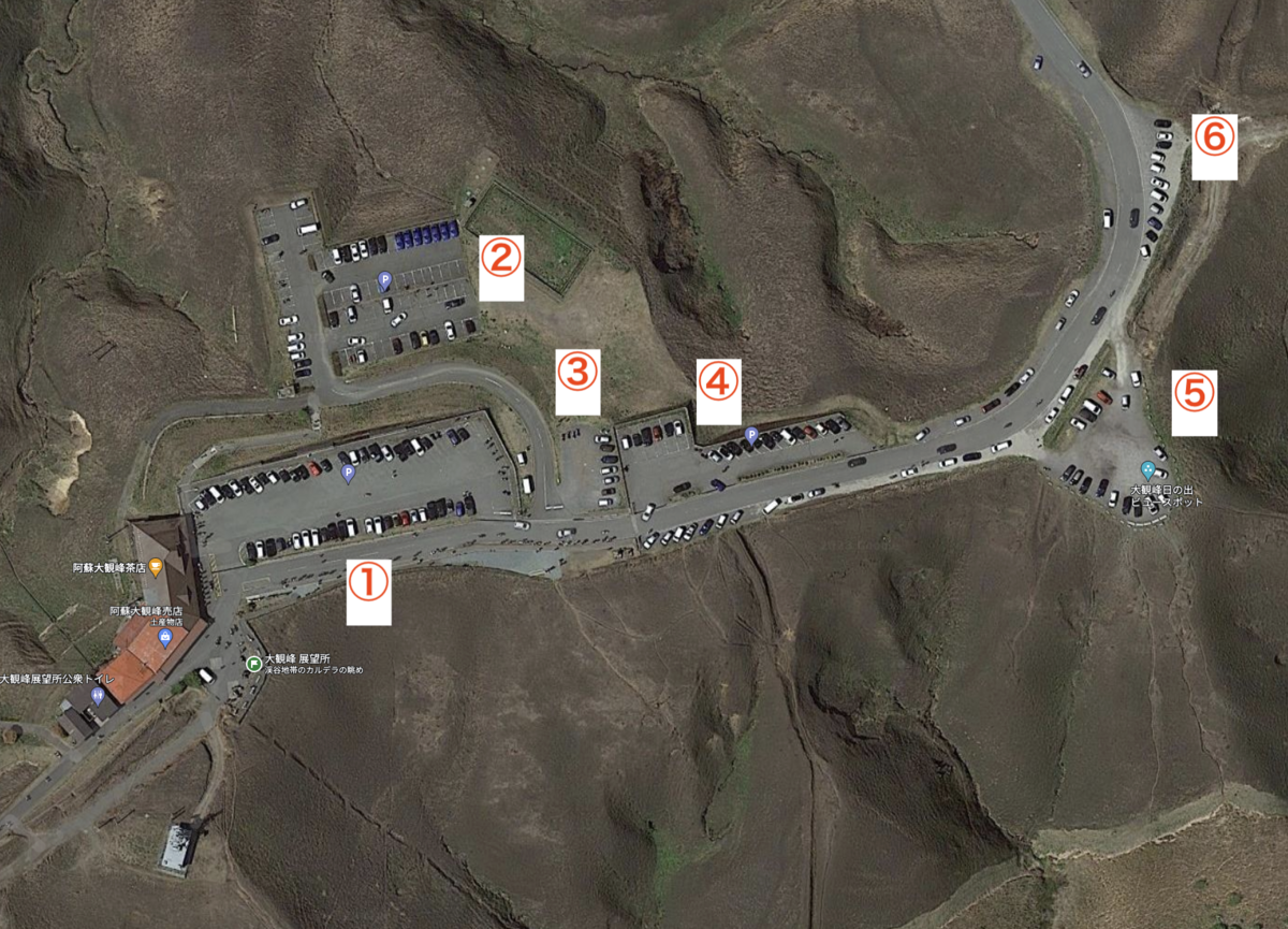 用数字标注大观峰周边停车场位置的卫星地图