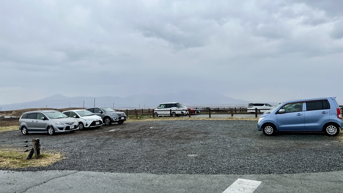 与第1停车场相邻的照片3停车场的碎石空间