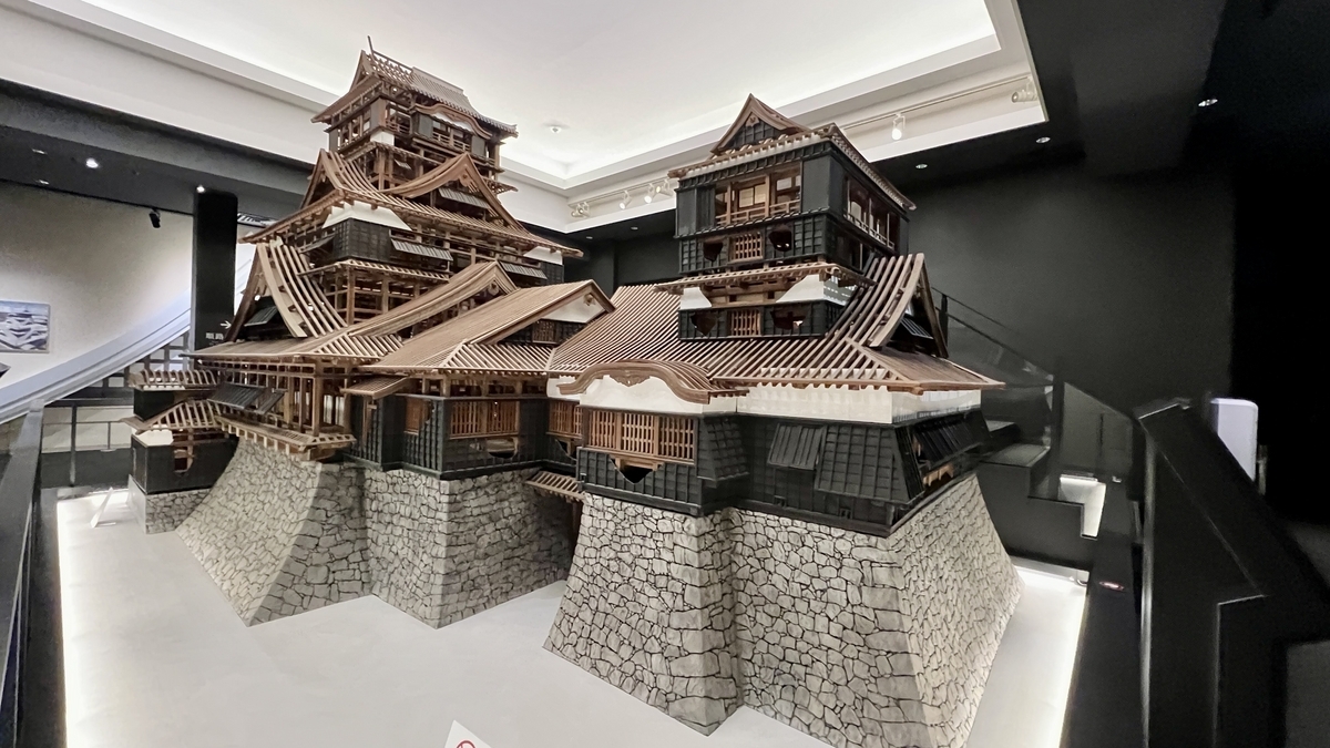 목조 구조가 보이는 구마모토성 대천수와 소천수의 내부 골조 모형