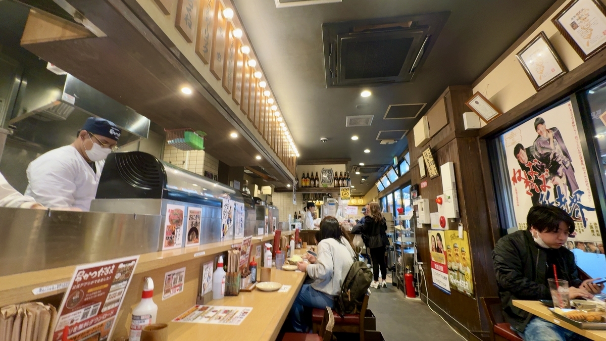 カウンター席