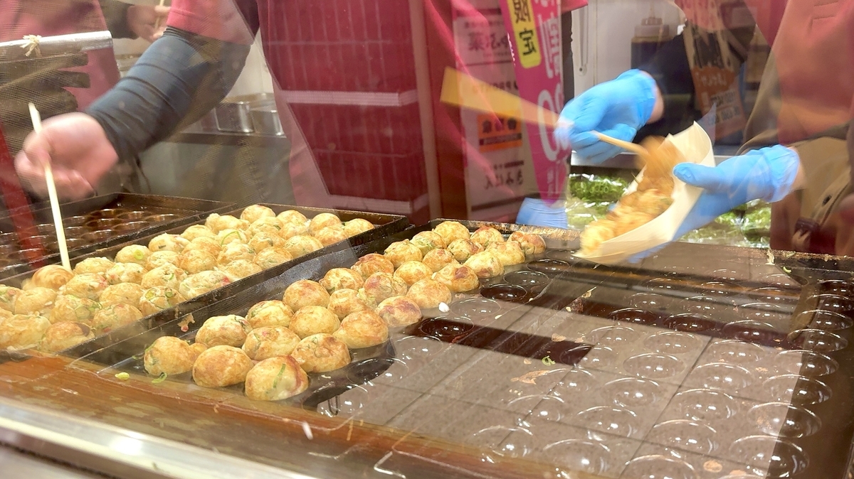 たこ焼きの調理風景