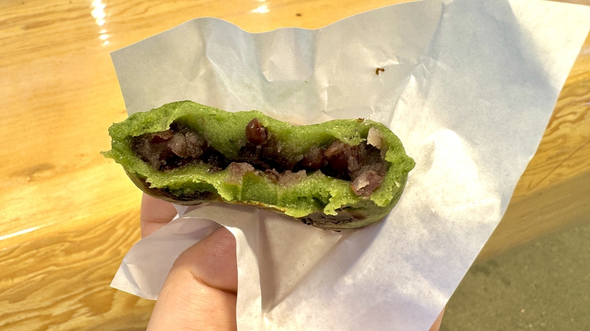 Cross-section of grass mochi