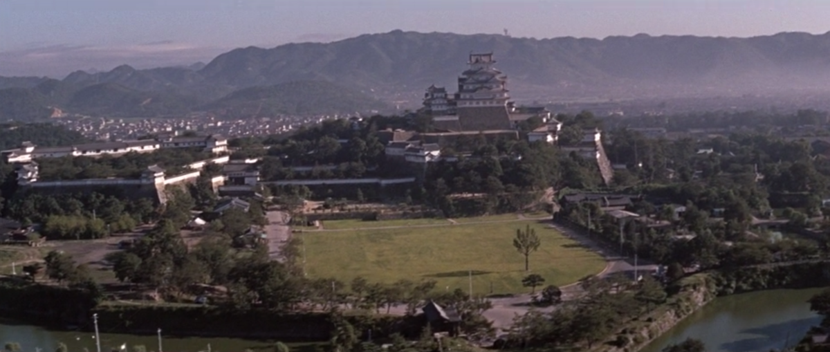 Scene of Bond arriving at Himeji Castle by helicopter