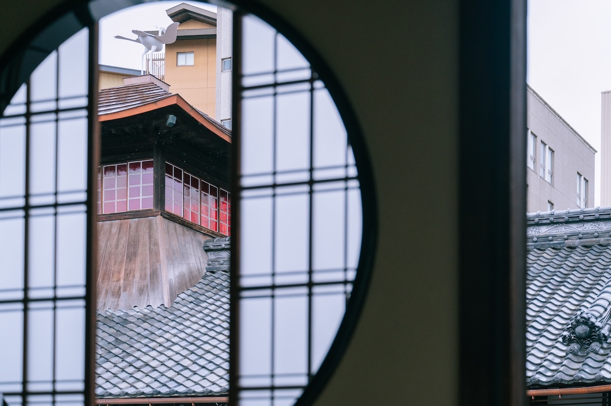 시라사기의 방에서 본 백로・낮