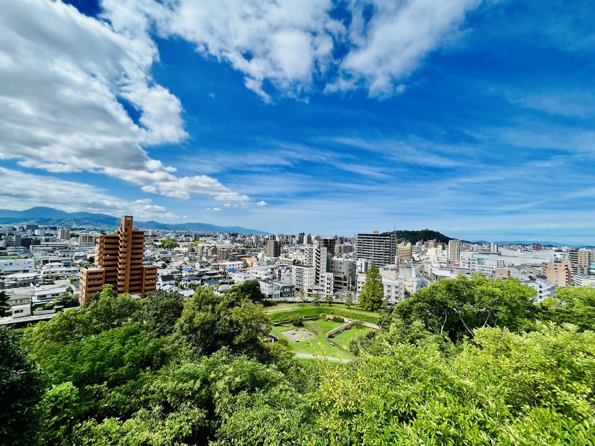 公園からの眺望。道後の街を見渡すことができる