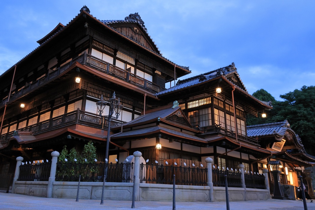 道後温泉本館