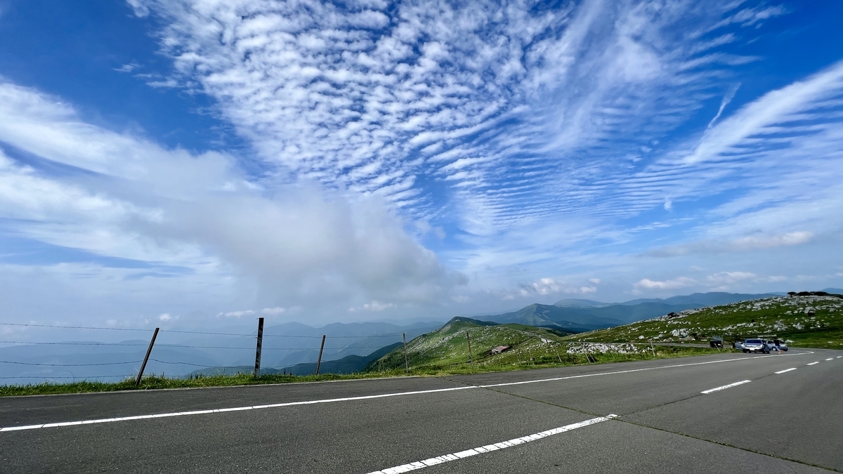 彷彿被天空包圍的四國喀斯特絕景駕車道路