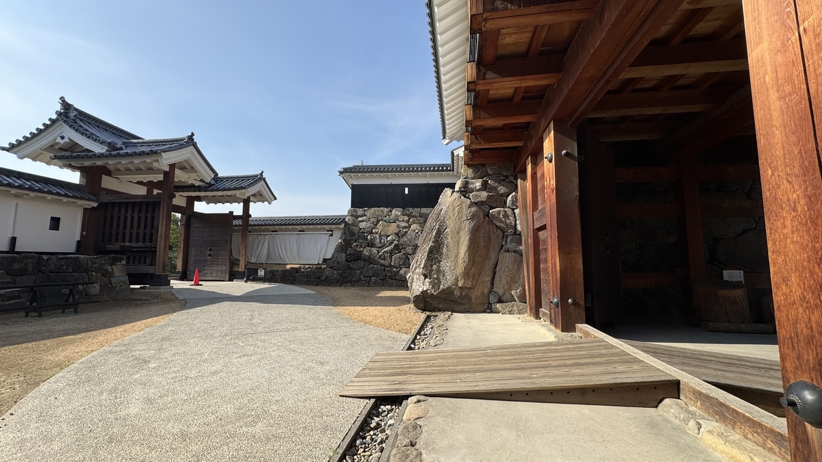 Passage inside the Masugata leading to the second gate