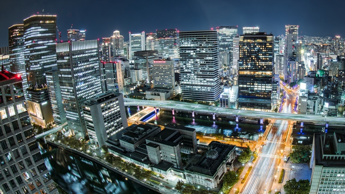 Deslumbrante vista nocturna de Osaka desde Yodoyabashi Sky Terrace