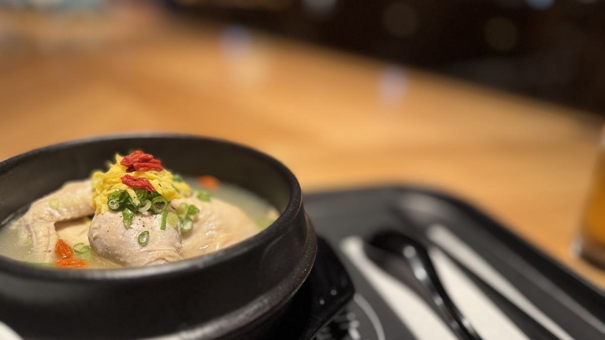 Un plato servido en Timeout Market Osaka