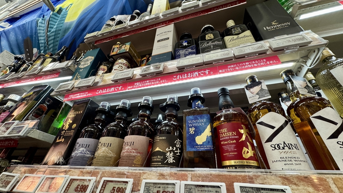 ドンキホーテ店内のウイスキー棚