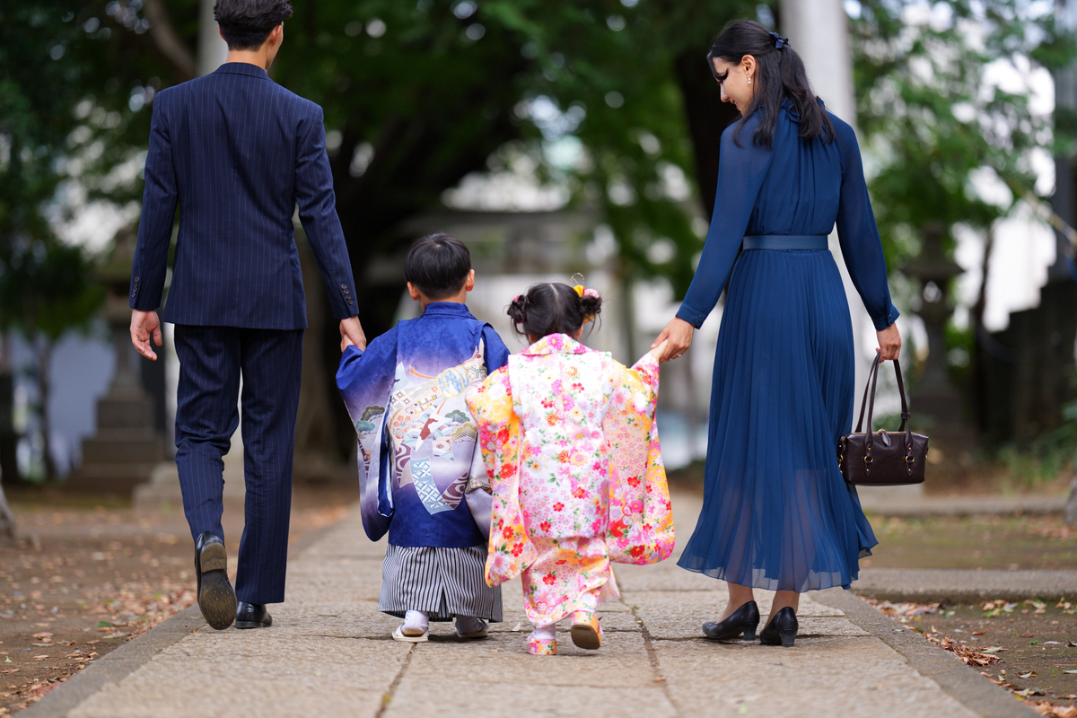 通往寺院正殿的参道风景