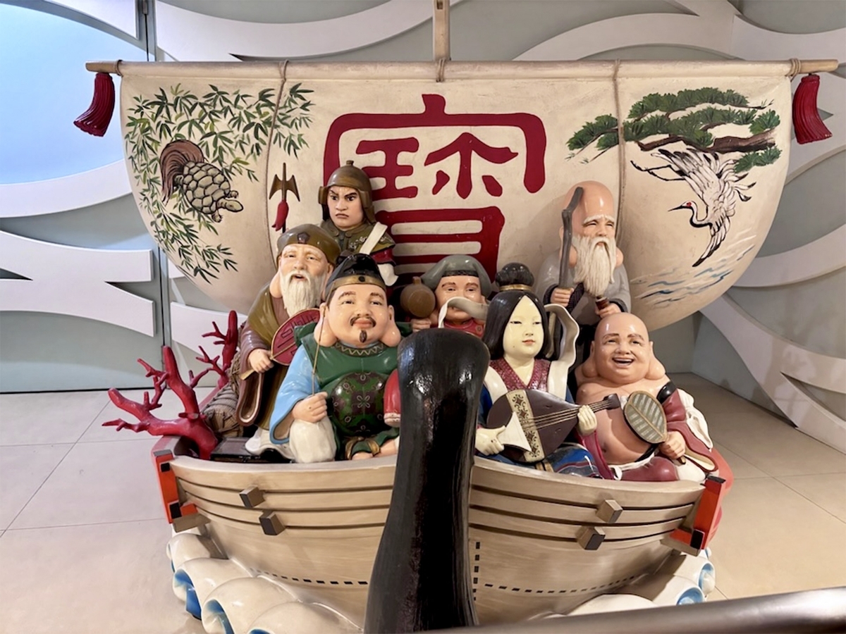 乘坐宝船的七福神人偶