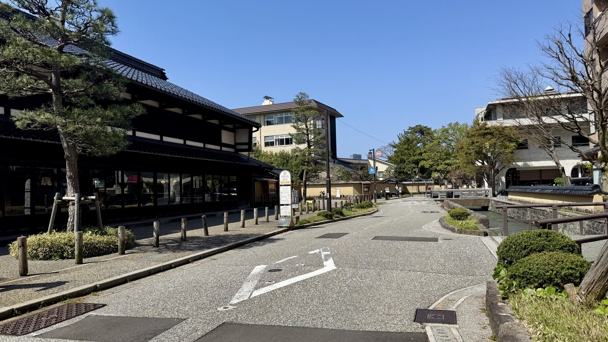 坐落于长町武家宅邸遗址的金泽市老铺纪念馆外观